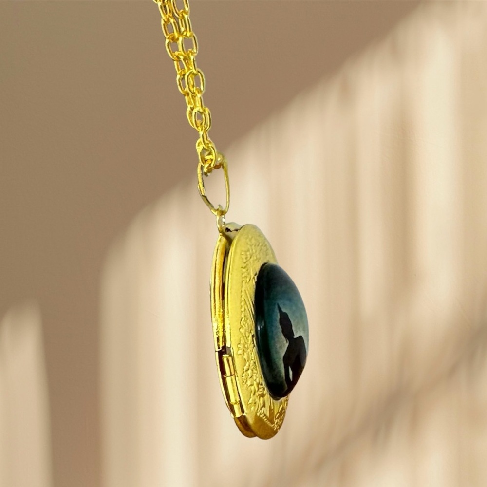 🛍️SALE🛍️ Buddha Gold Tone Locket Necklace - Picture 4 of 6